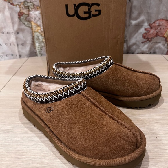 Tasman UGG Slippers - Picture 2 of 8